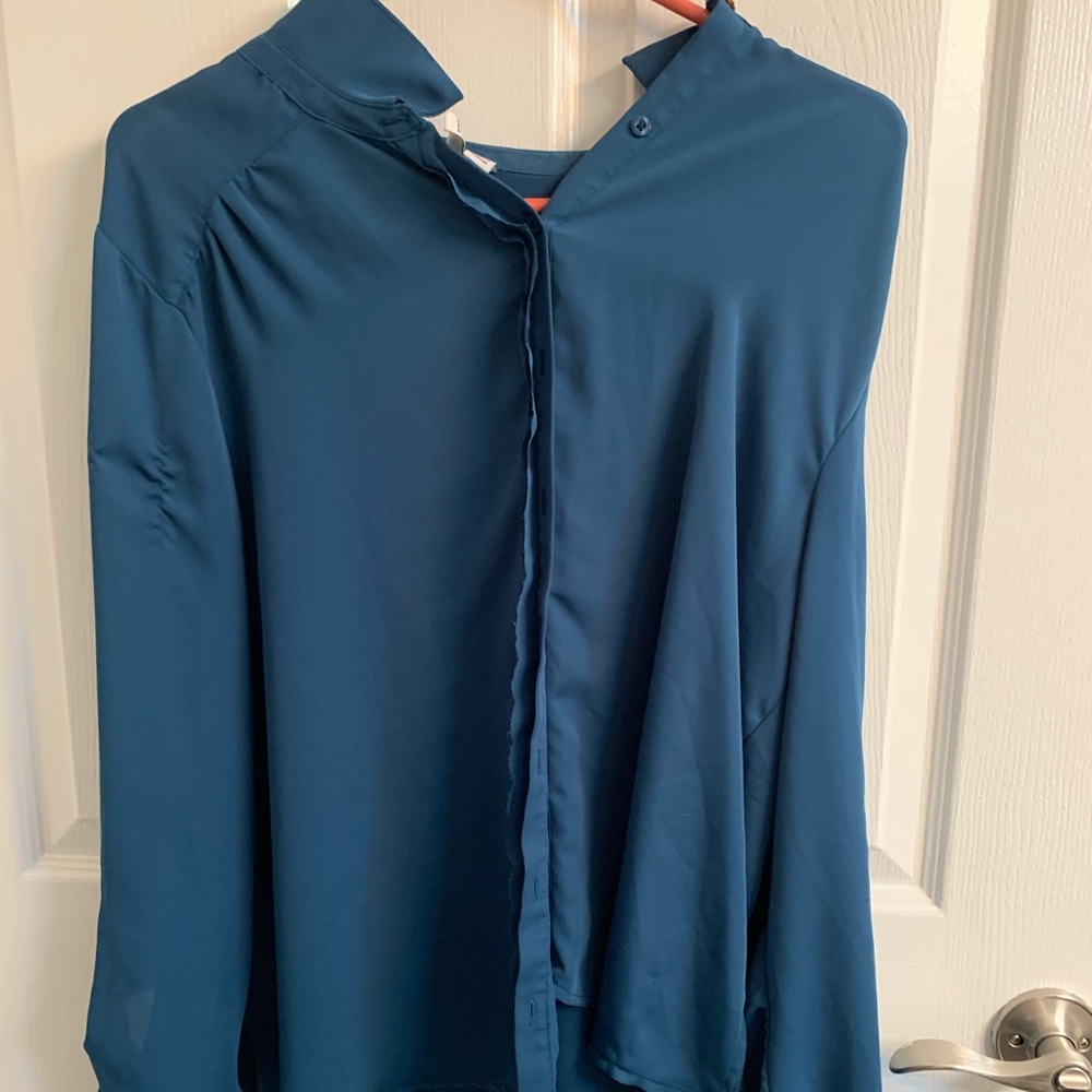 ELLE  Women’s Button Down Shirt